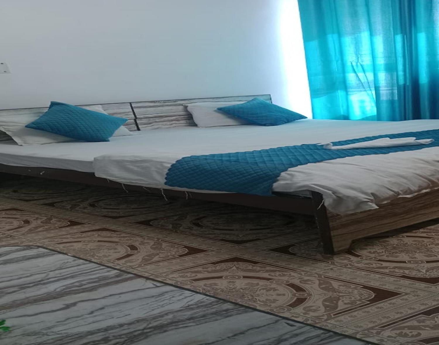 2, Hotel Kothiwal, Kaushambi
