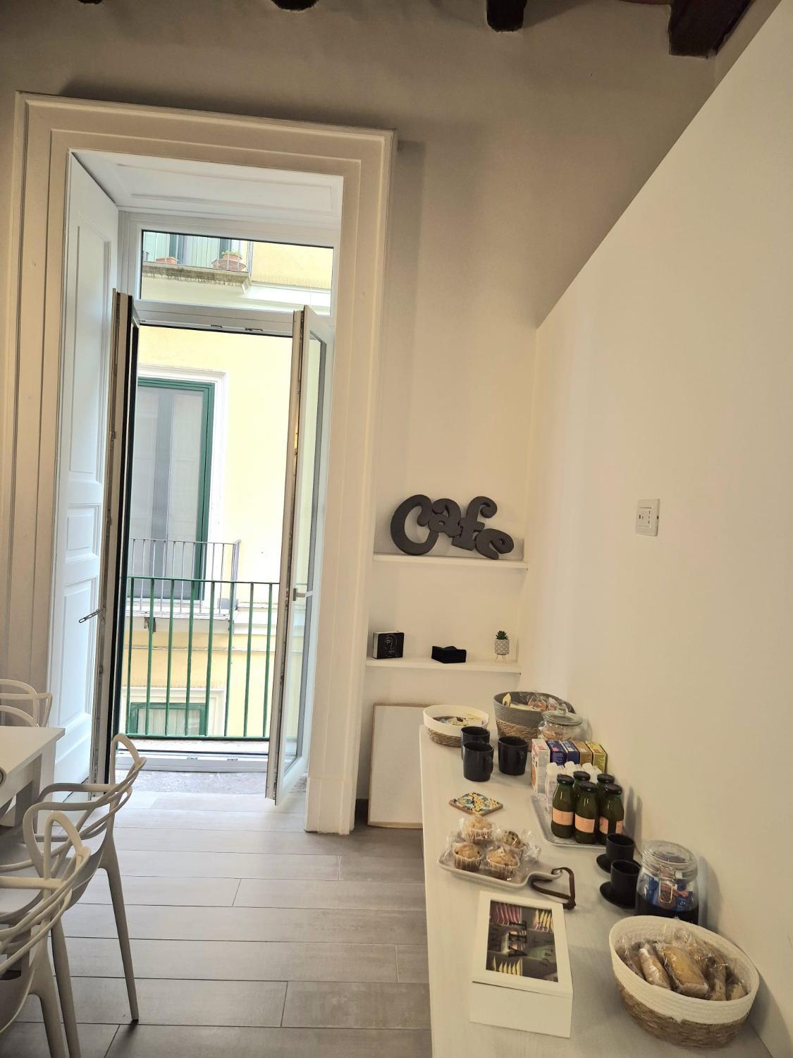 Facilities 3, La Chicca nei Mercanti, Salerno