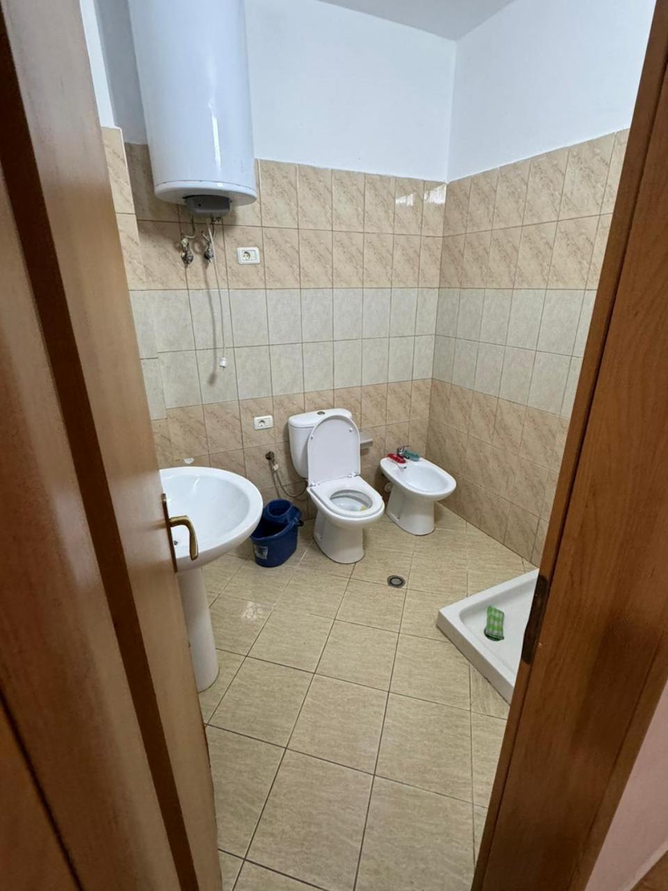 3, Summer Apartments, Kavajës