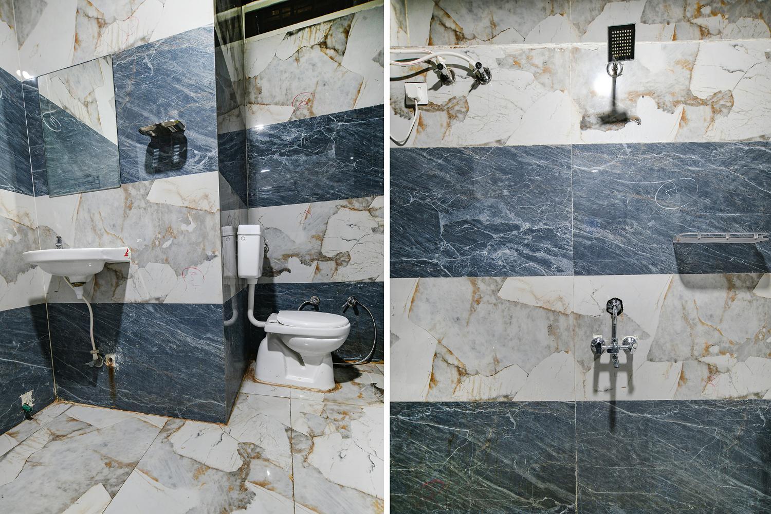 Bathroom 4, FabExpress Blessing Palace, Indore