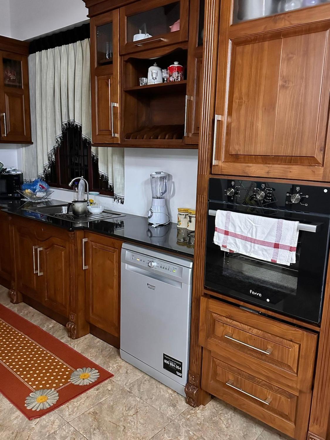 3, Luxury Ground floor house to rent - TOURIST ONLY, Mahawewa