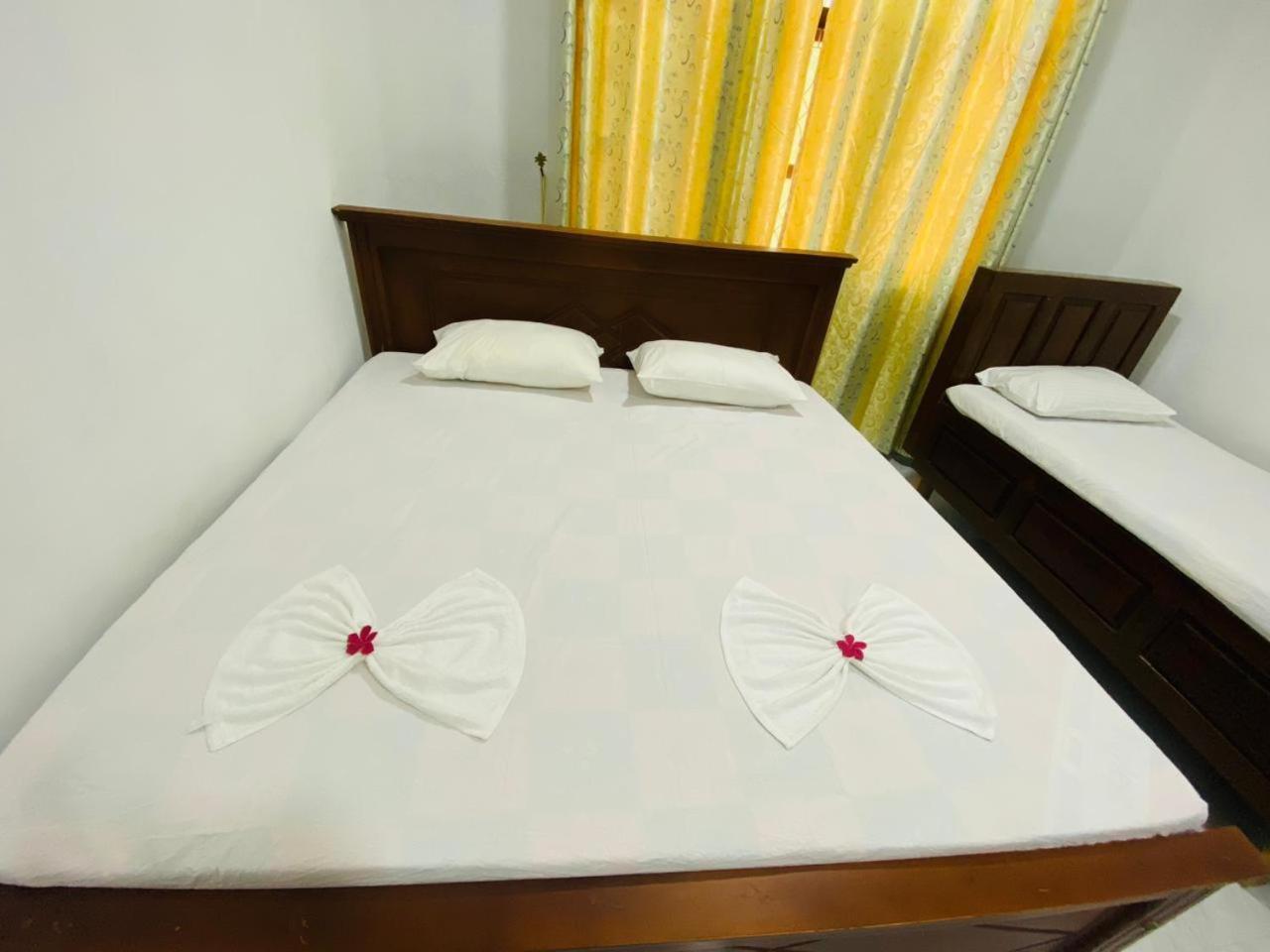 4, Sylvan Inn, Trincomalee Town and Gravets