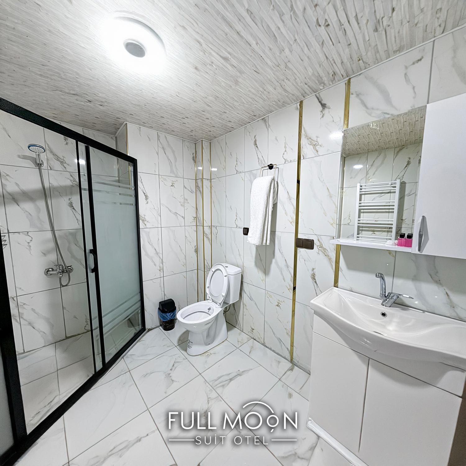 Bathroom 4, Fullmoon Suıt Otel, Merkez