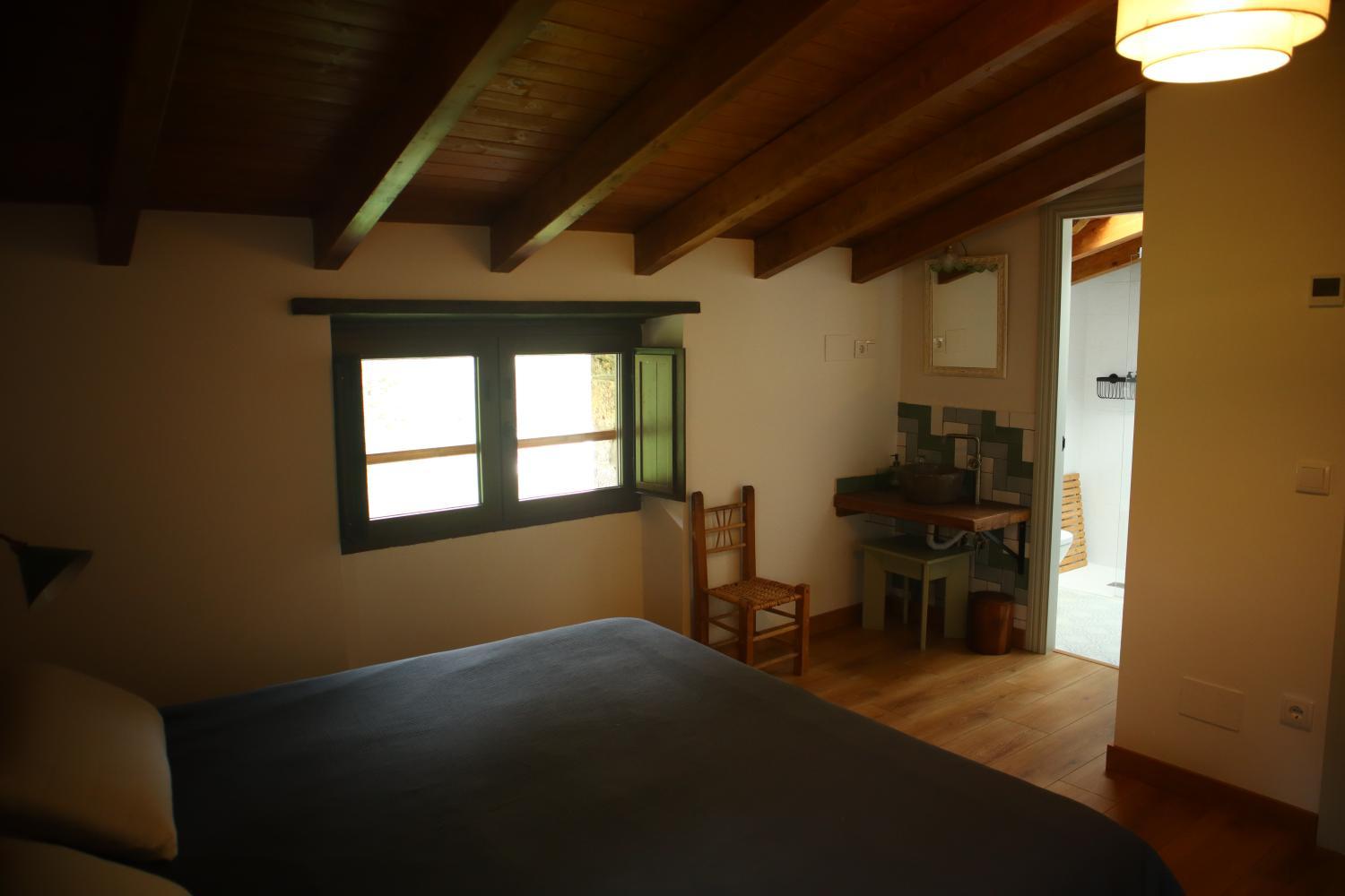 5, El Cantiellu de Cueves, Asturias
