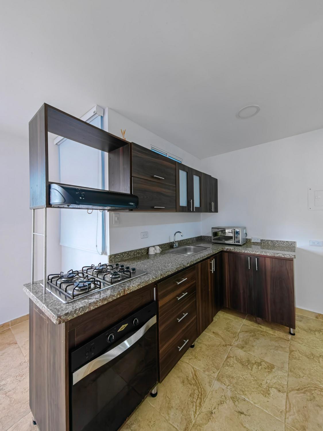 Kitchen, Hotel Safaris Versalles, Versalles