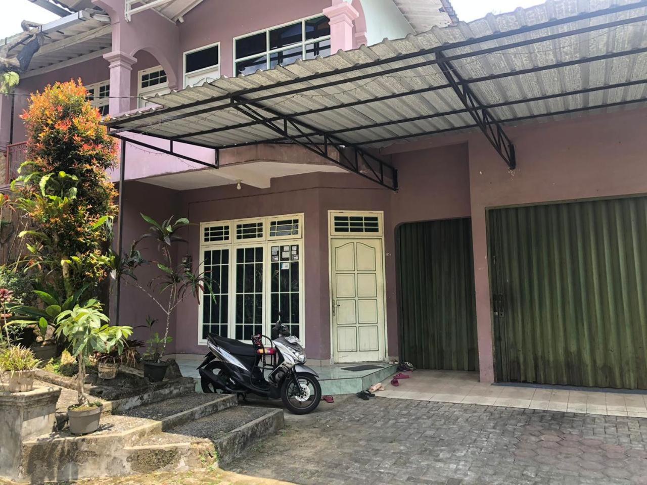 2, Siti's Guest House, Wonosobo