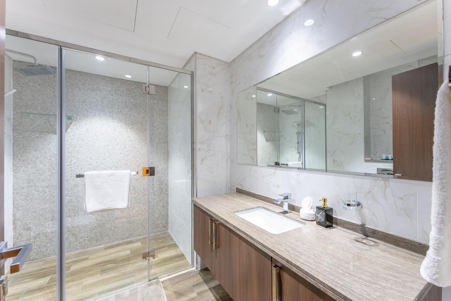 Bathroom 2, Downtown Deluxe Suites in J ONE by Simply Comfort, Zaabeel