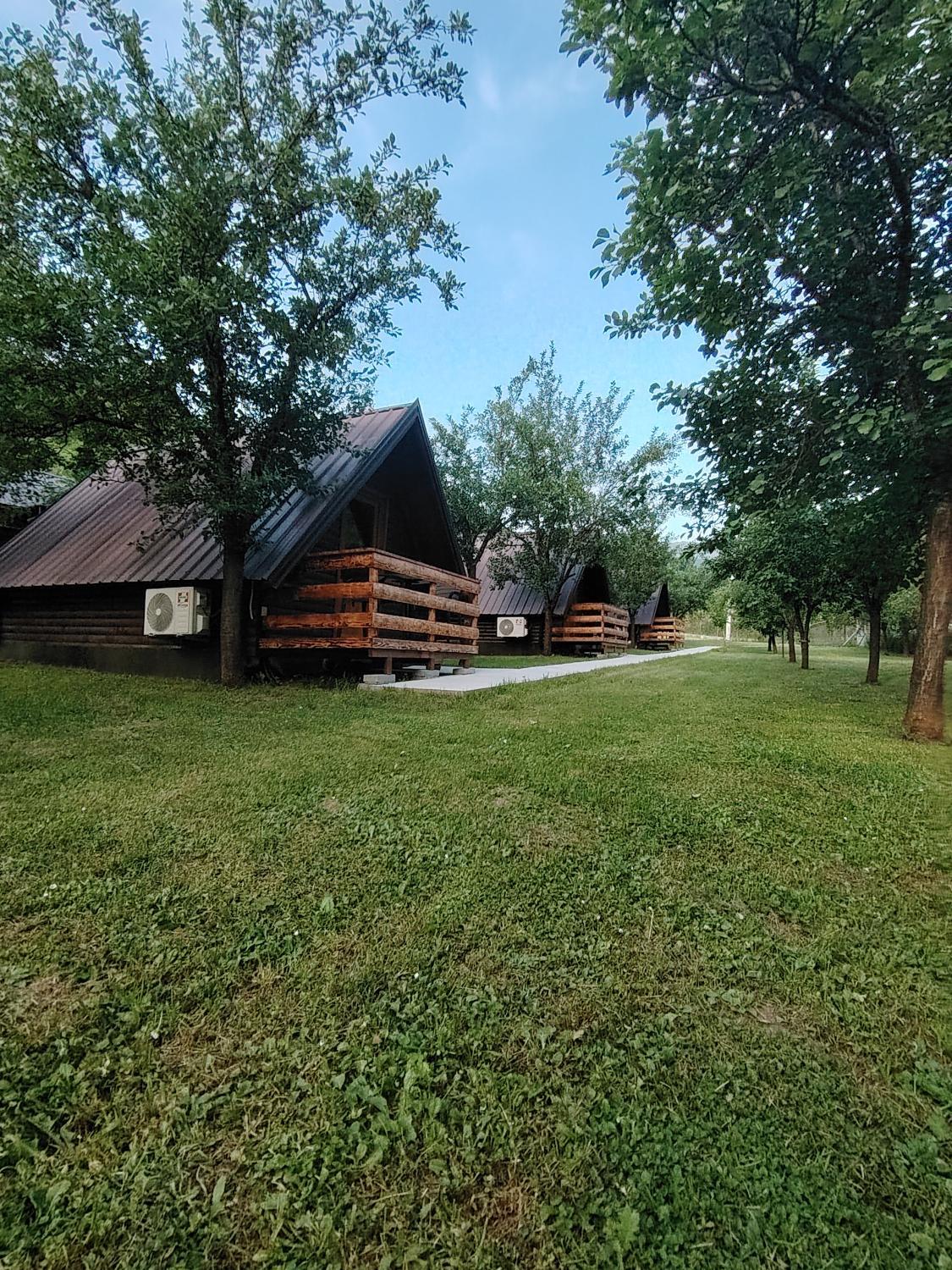 3, Brvnara Pojata Bungalovi, Štrpce