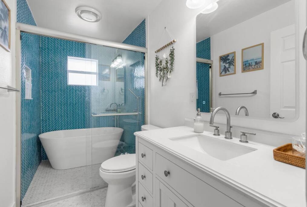 4, Sunset Bungalows, Pinellas