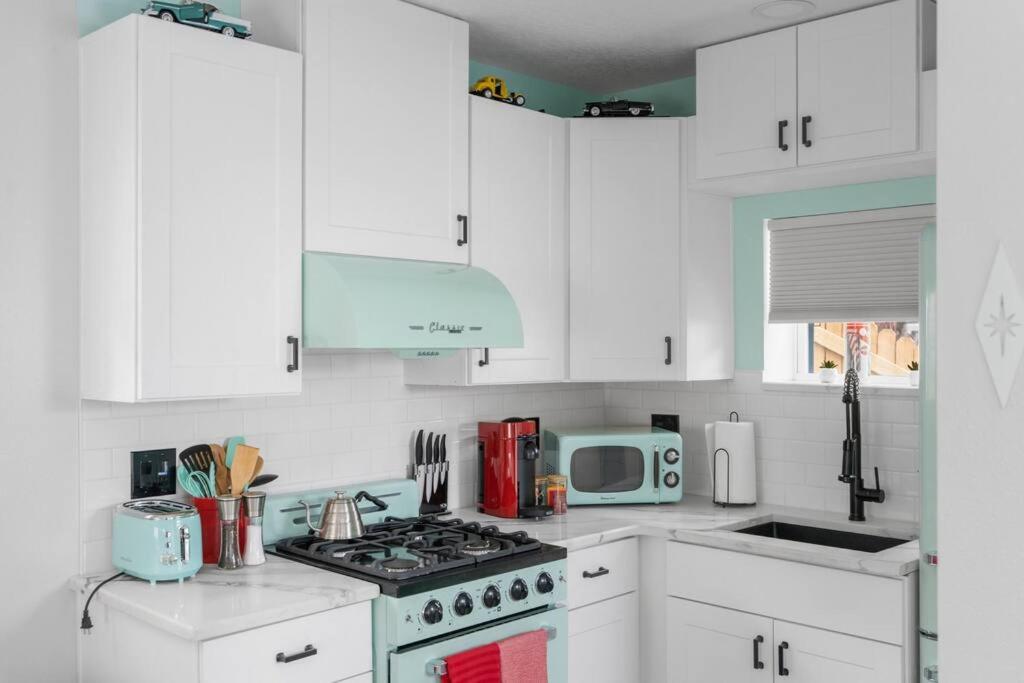 3, Sunset Bungalows, Pinellas