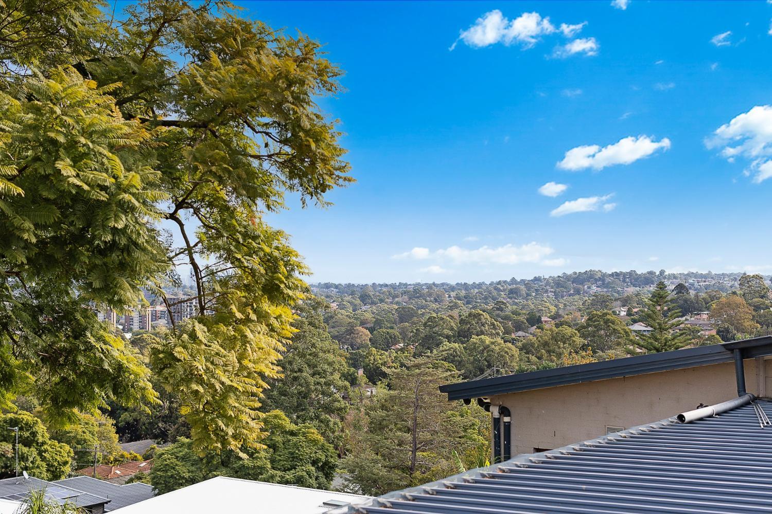 View, Spacious Mountain View Villa in Ryde and Sunset Deck, Ryde