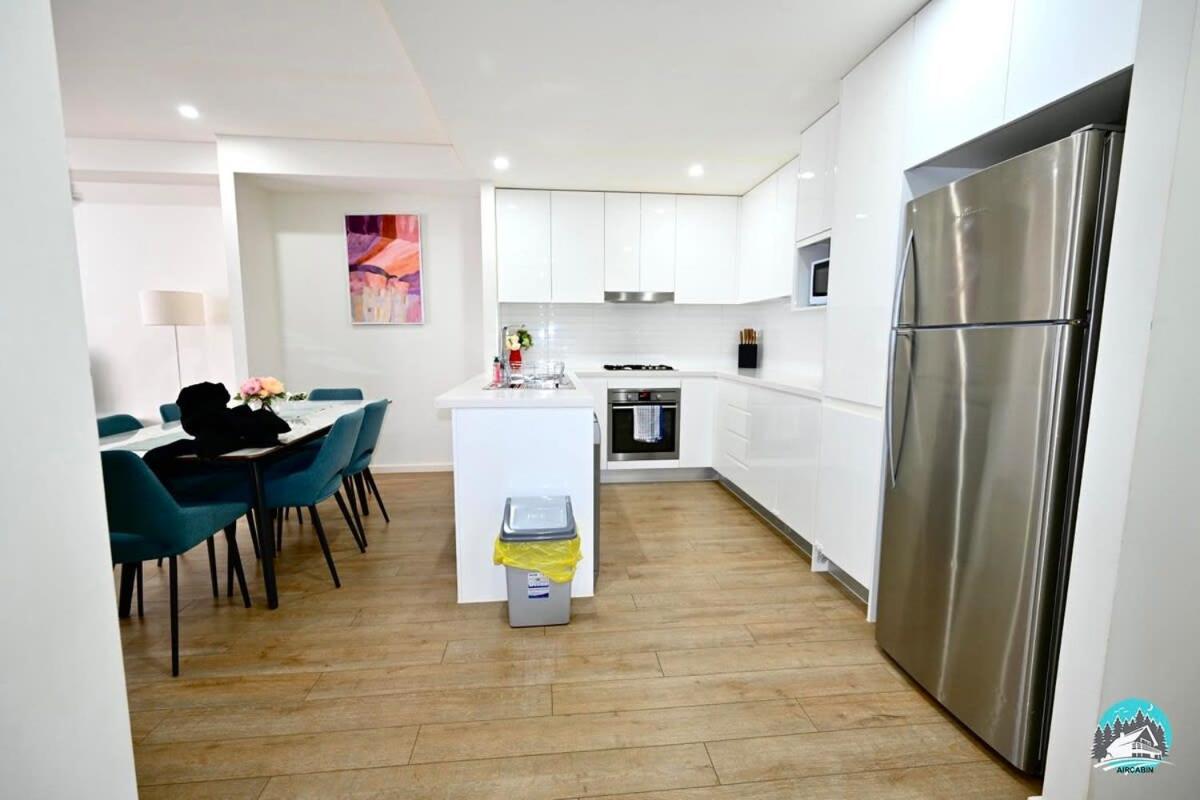 3, Aircabin - Canterbury - Cheerful - 2 Bed Apartment, Canterbury