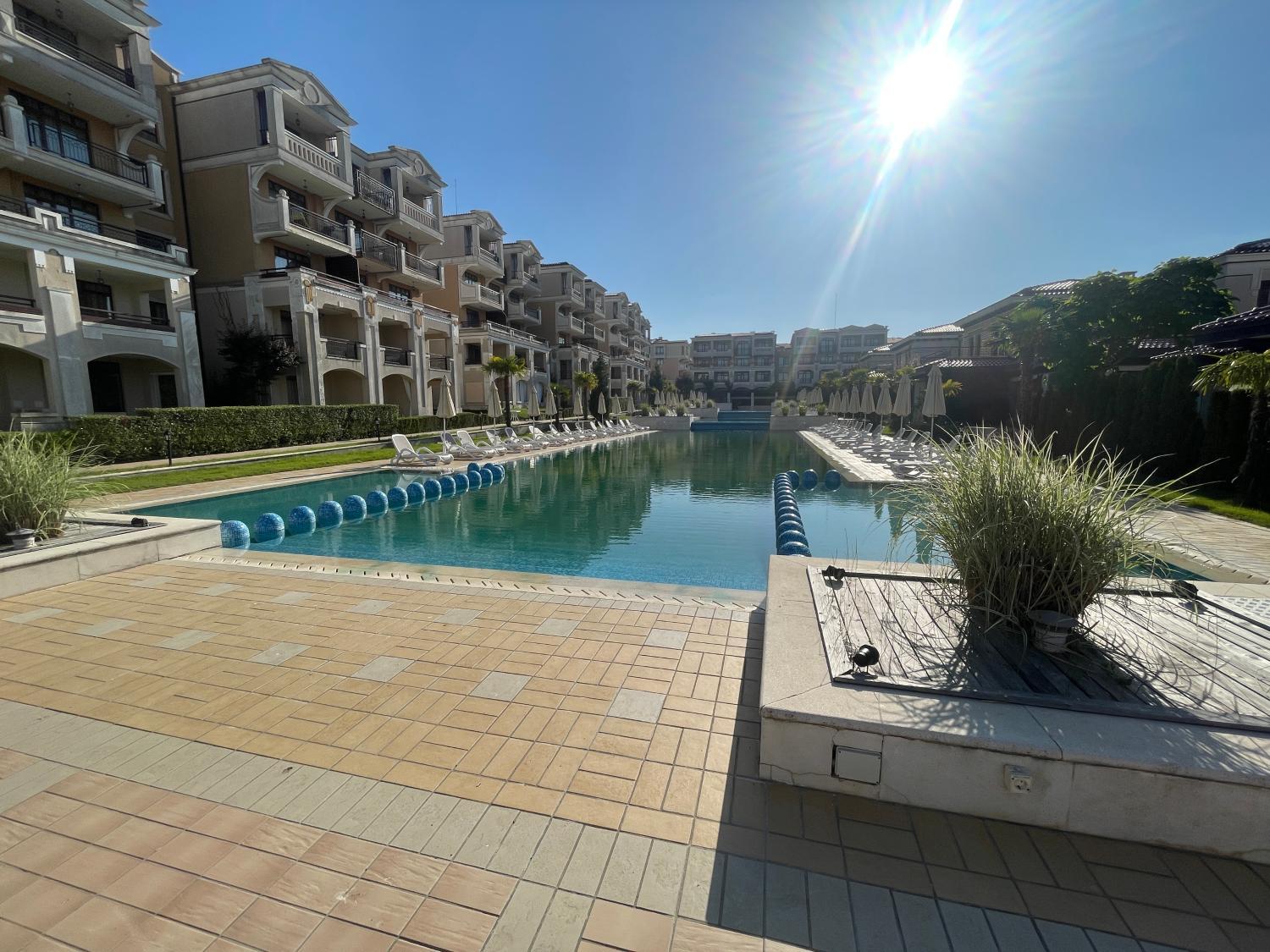 5, Designer 1BR Apartments in Green Life Pool Included, Sozopol