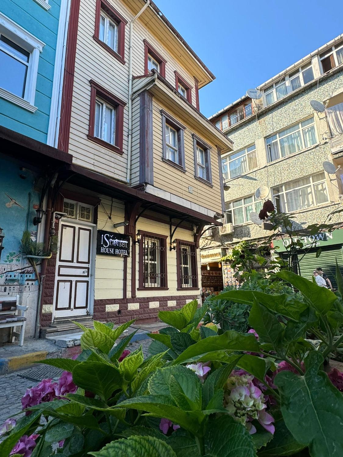 Exterior view 2, istanbul house sultanahmet, Fatih