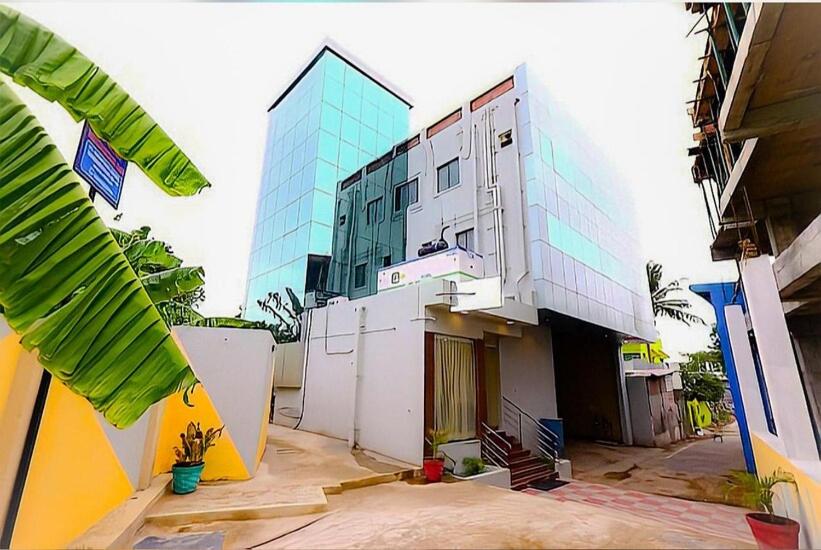 Exterior view, Hotel Titanium Towers, Chennai