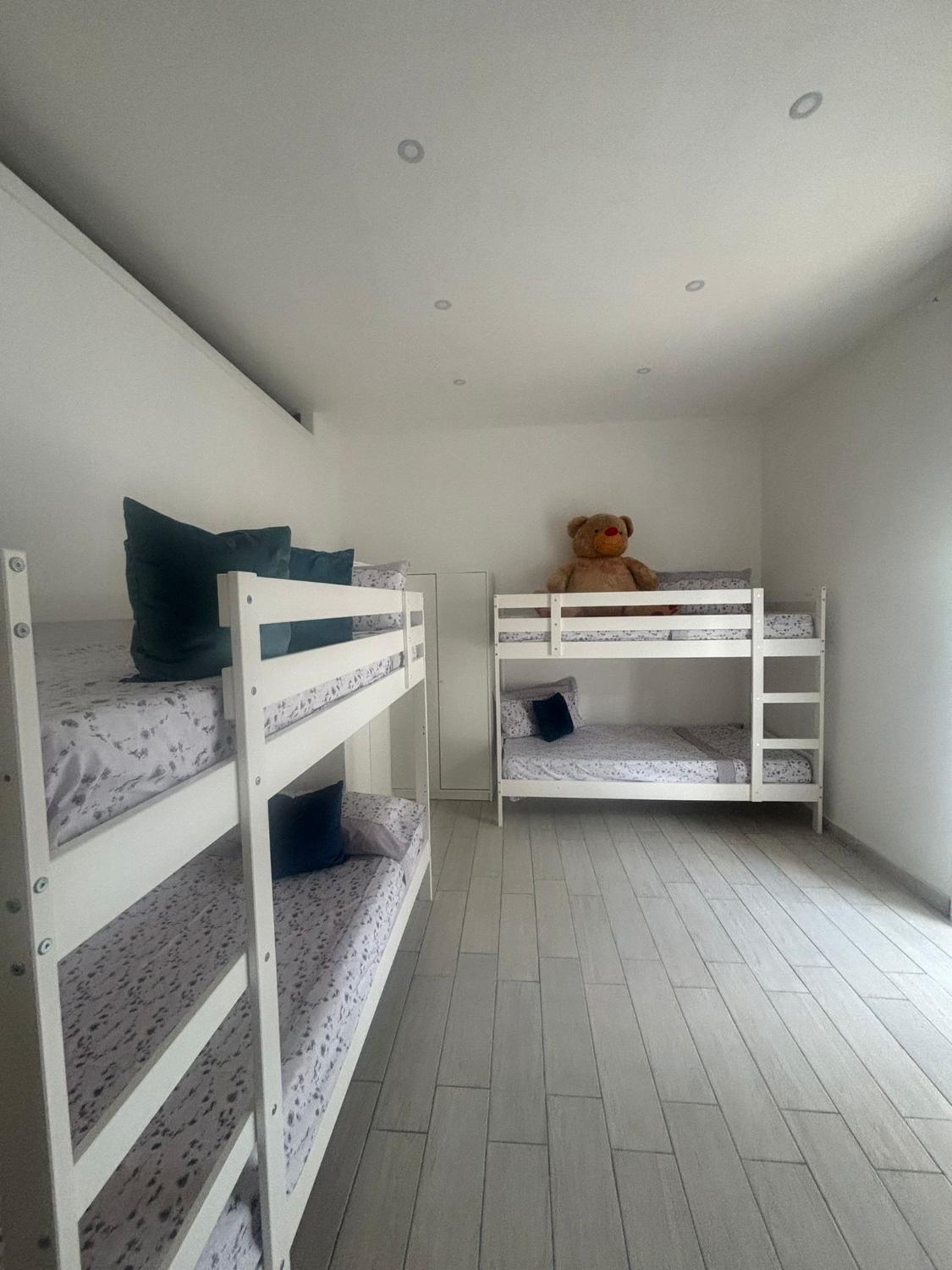 4, Nammore Room, Napoli