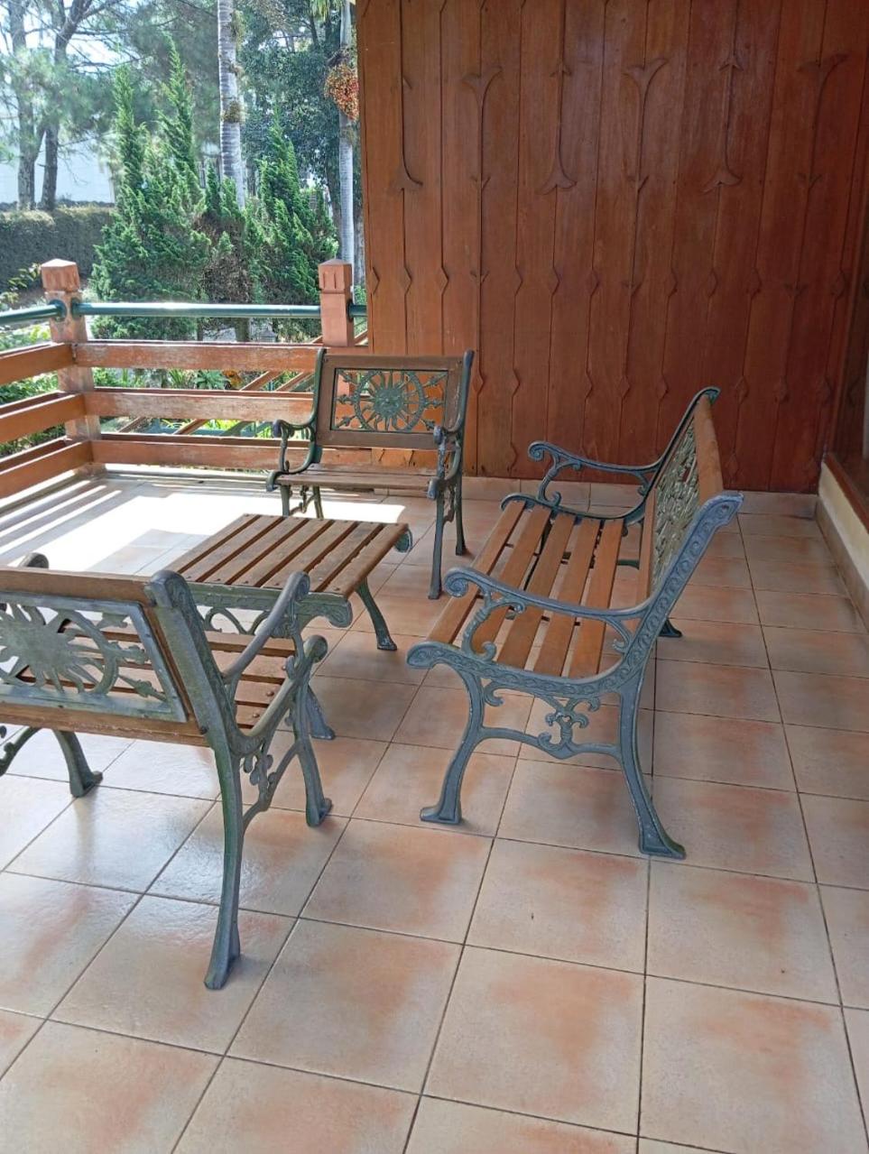 4, Villa kuning, Bandung