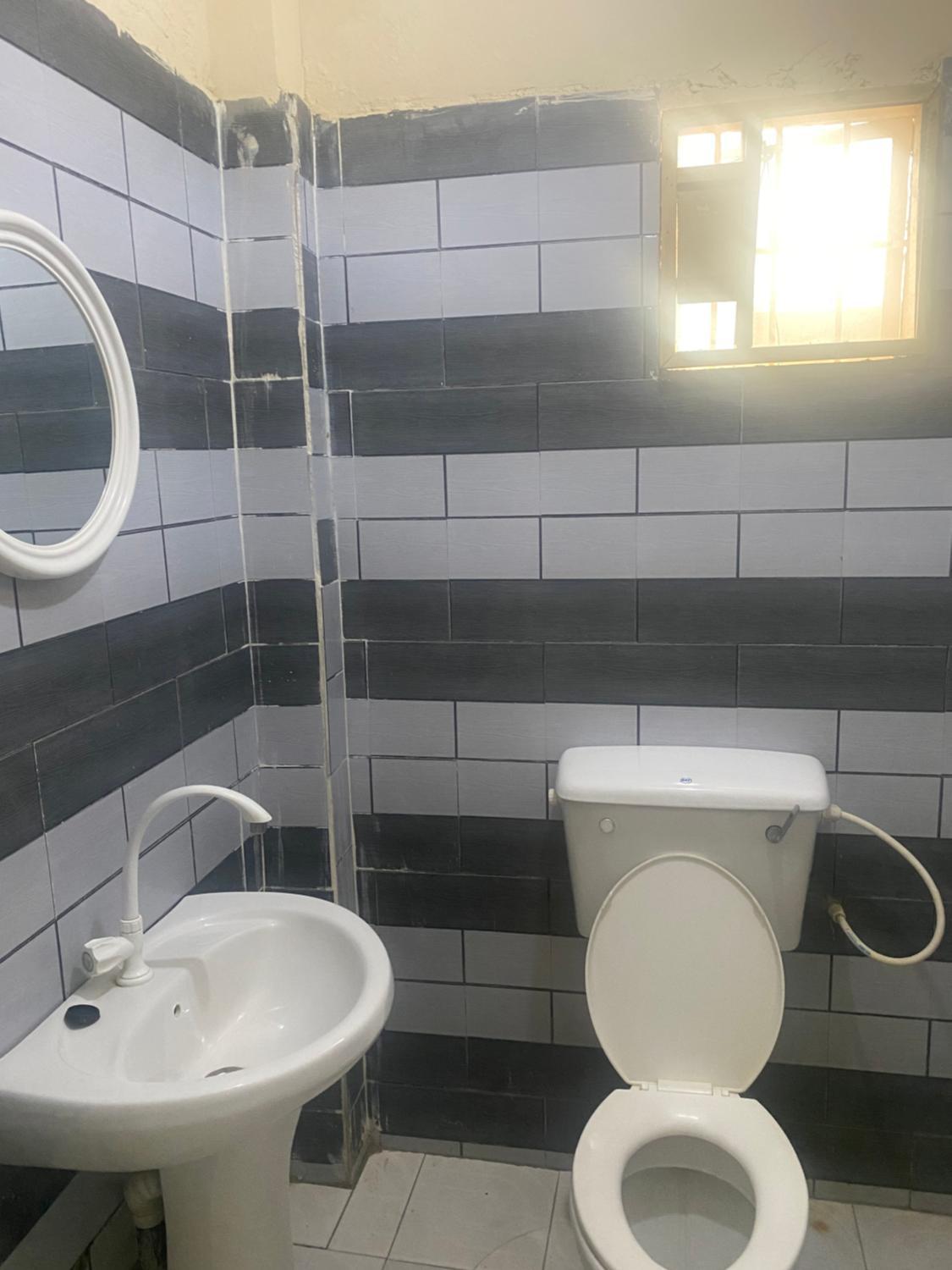 2, Georgianas Residence kartong, Kombo South