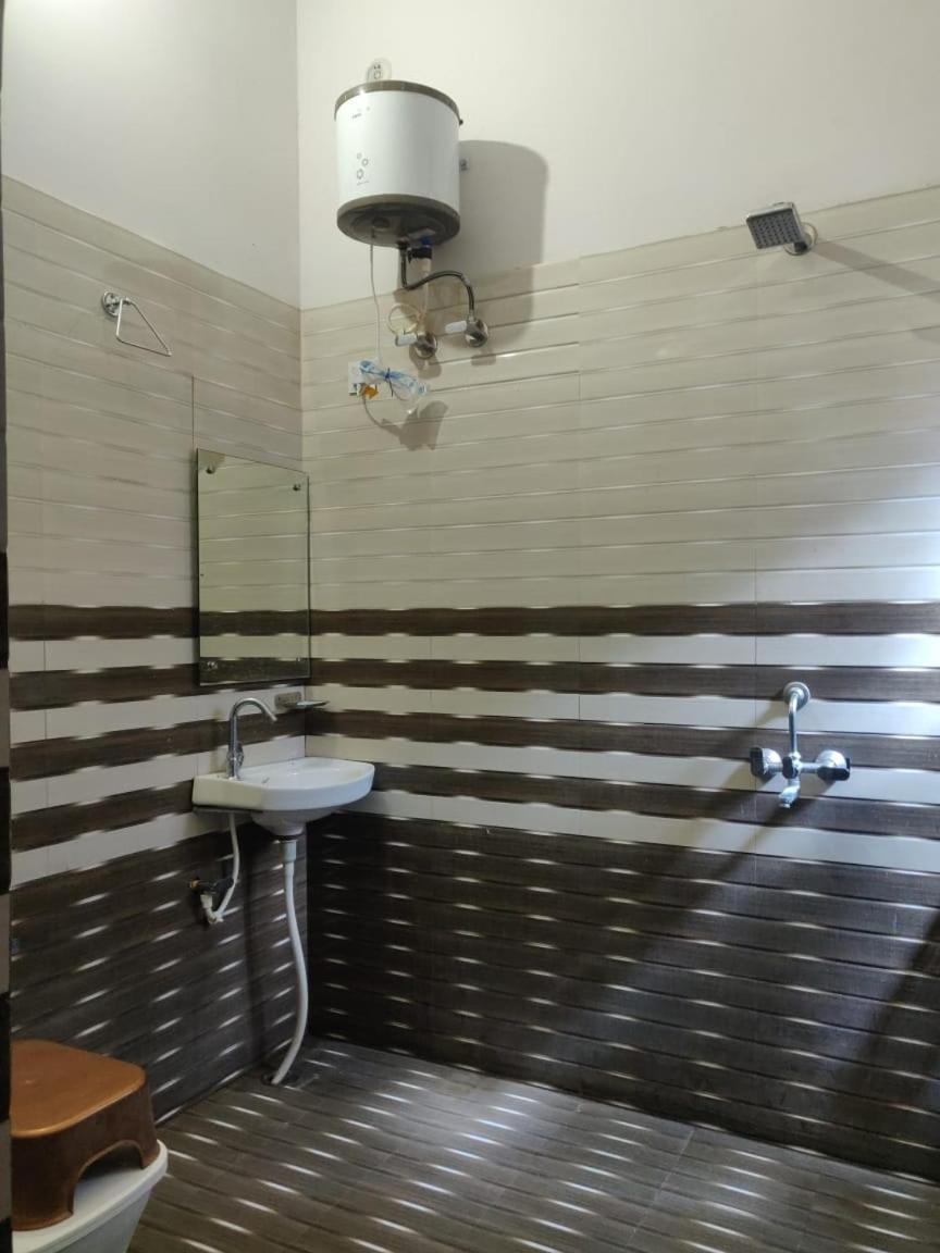 2, Paradise Guest House, Sikar