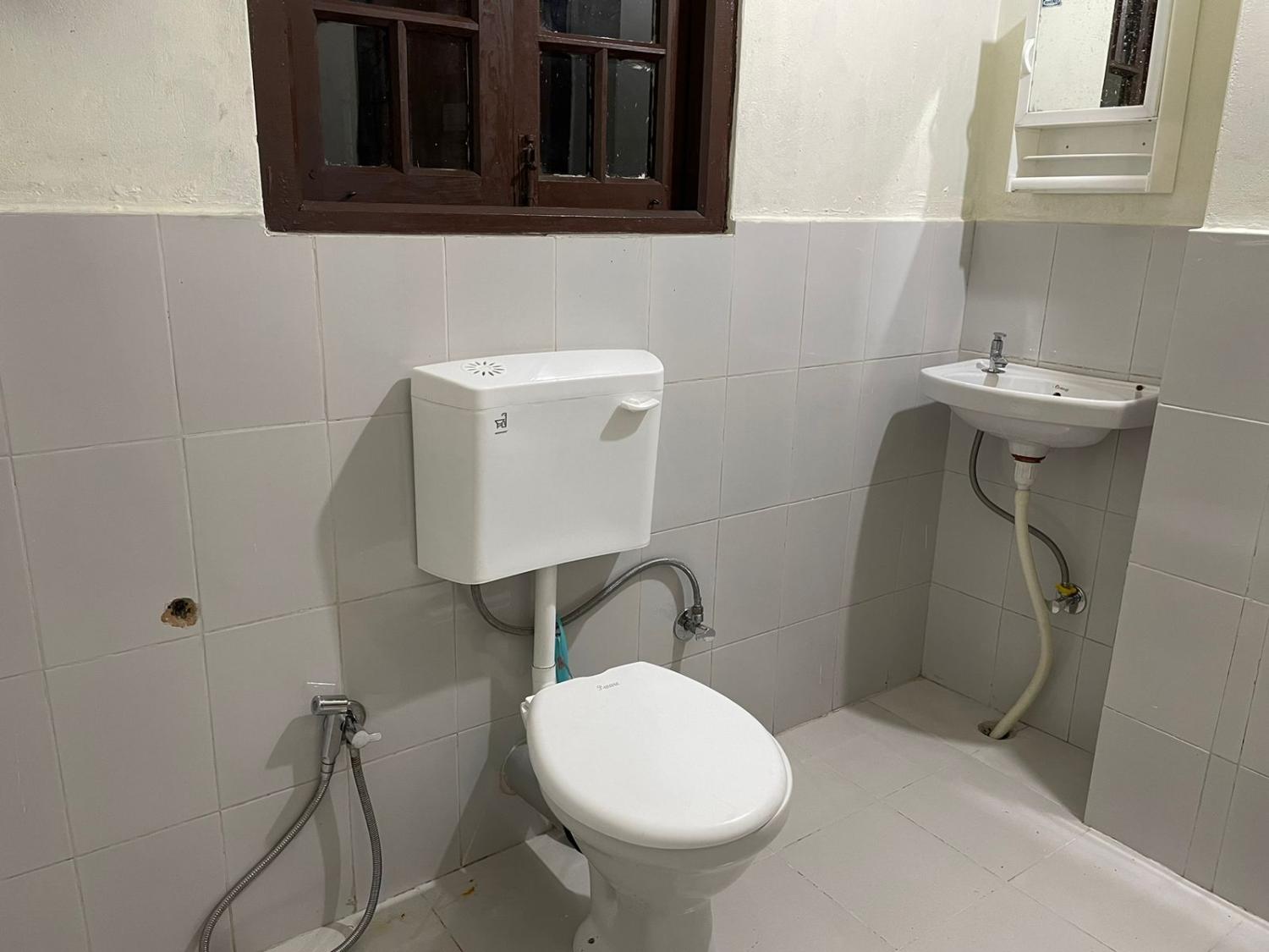 Bathroom 5, RIVA Bed and Breakfast, East Khasi Hills