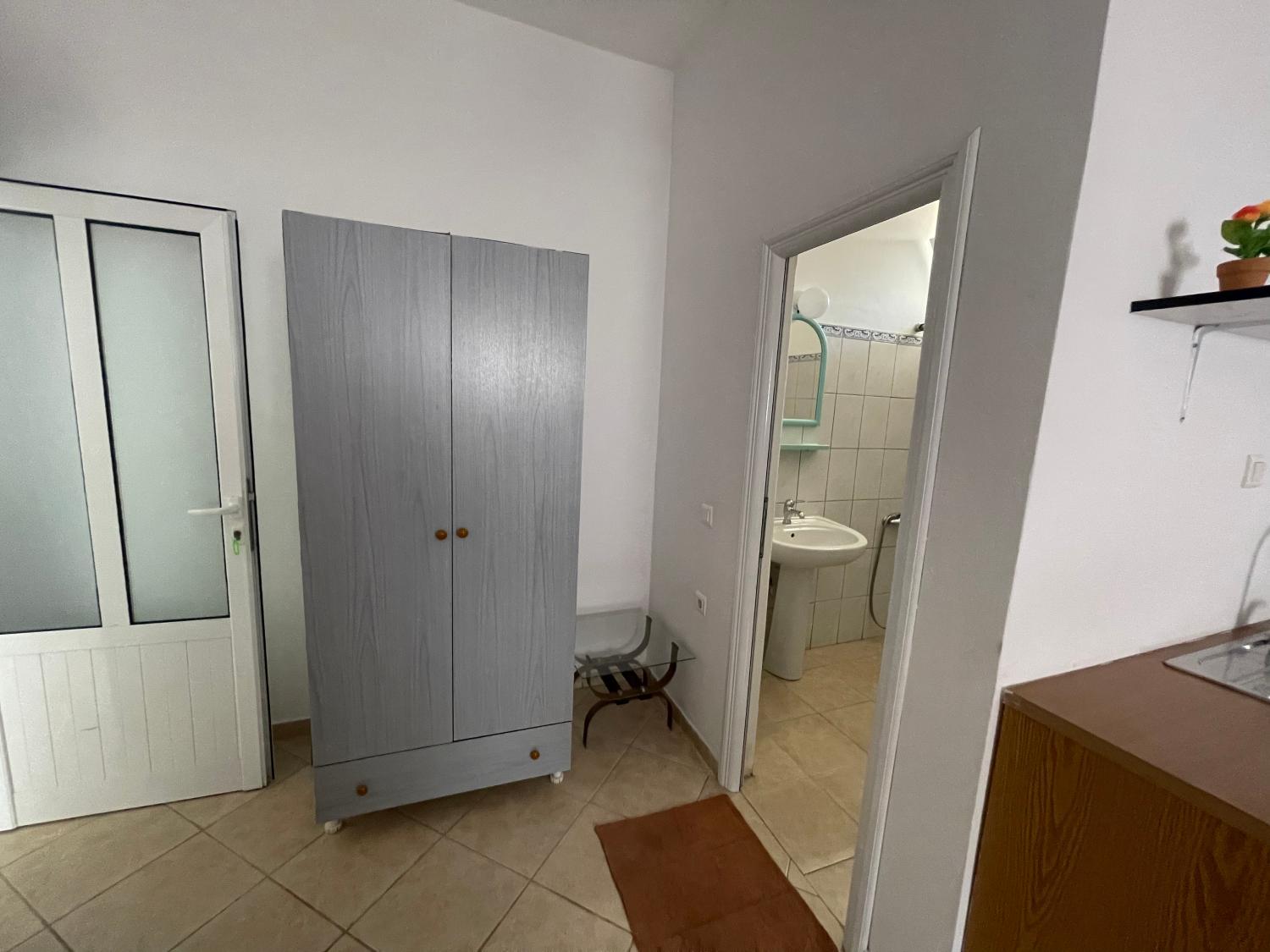 5, Ares Rooms, Vlorës