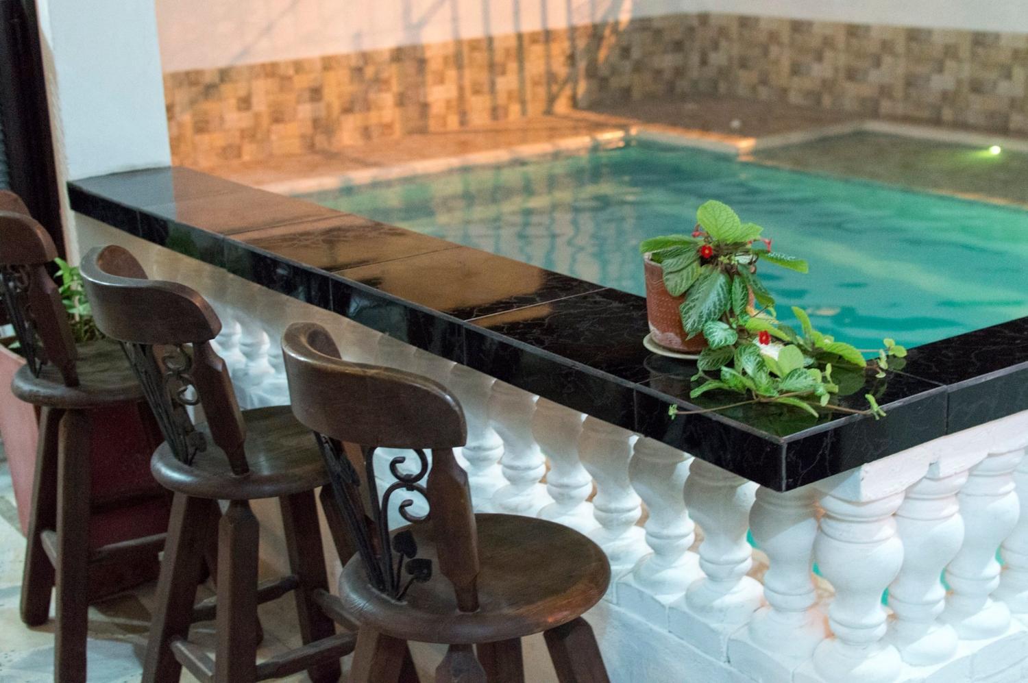 4, Hotel Av 15, Melgar