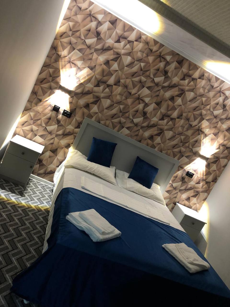 2, Evergarden Hotel, Biškek