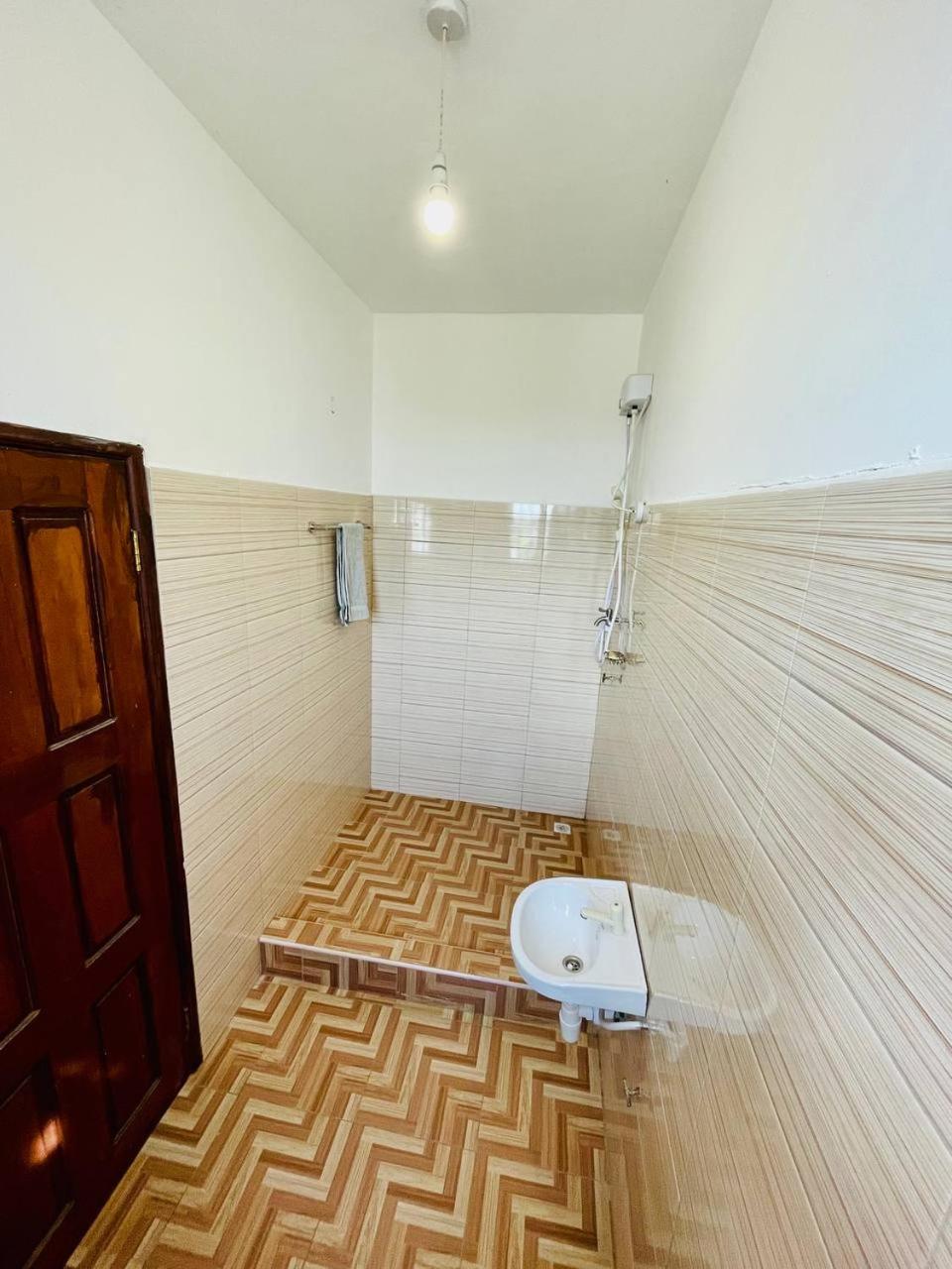 5, Eden Lodge, Cape Coast