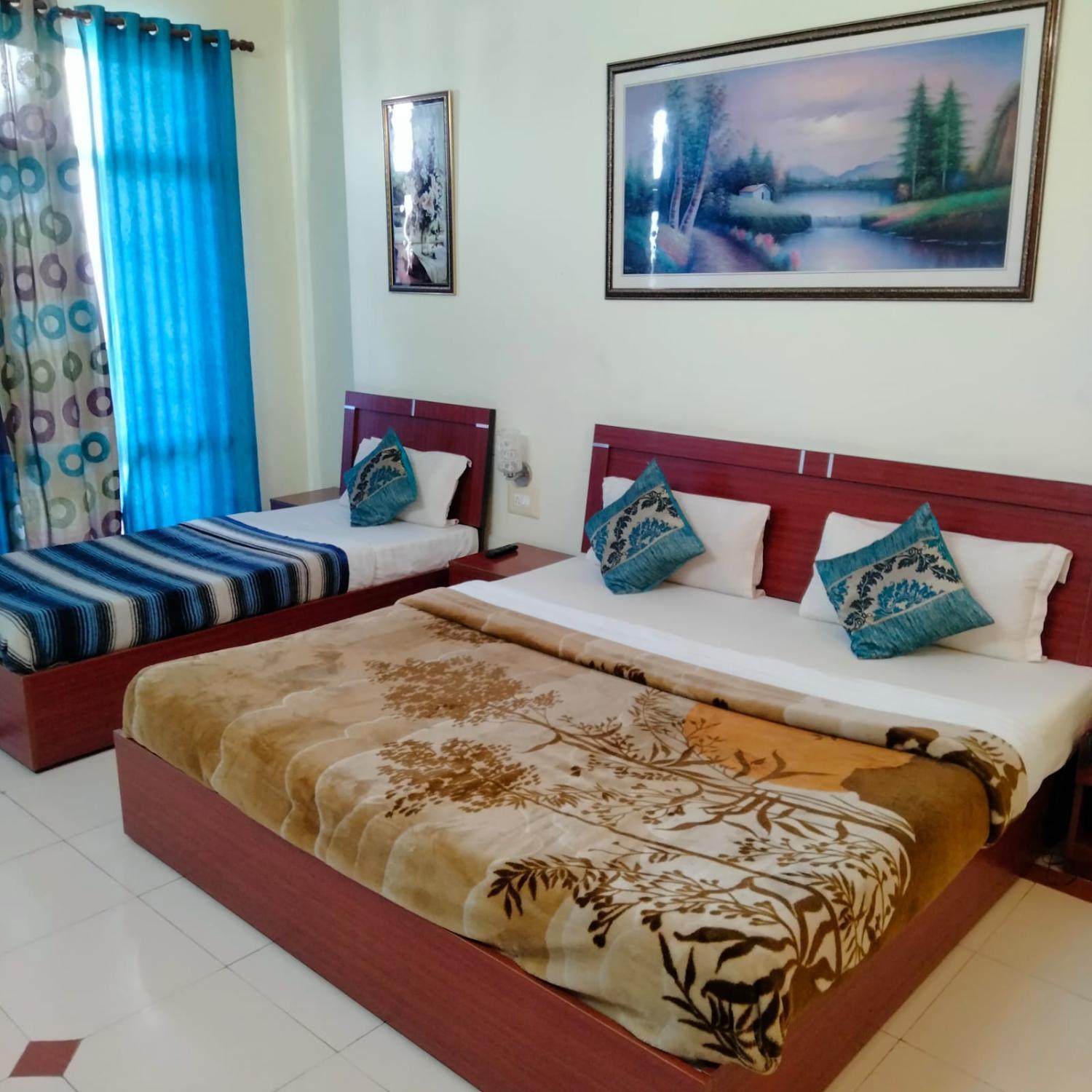 3, Mid Town Residency, Mandi