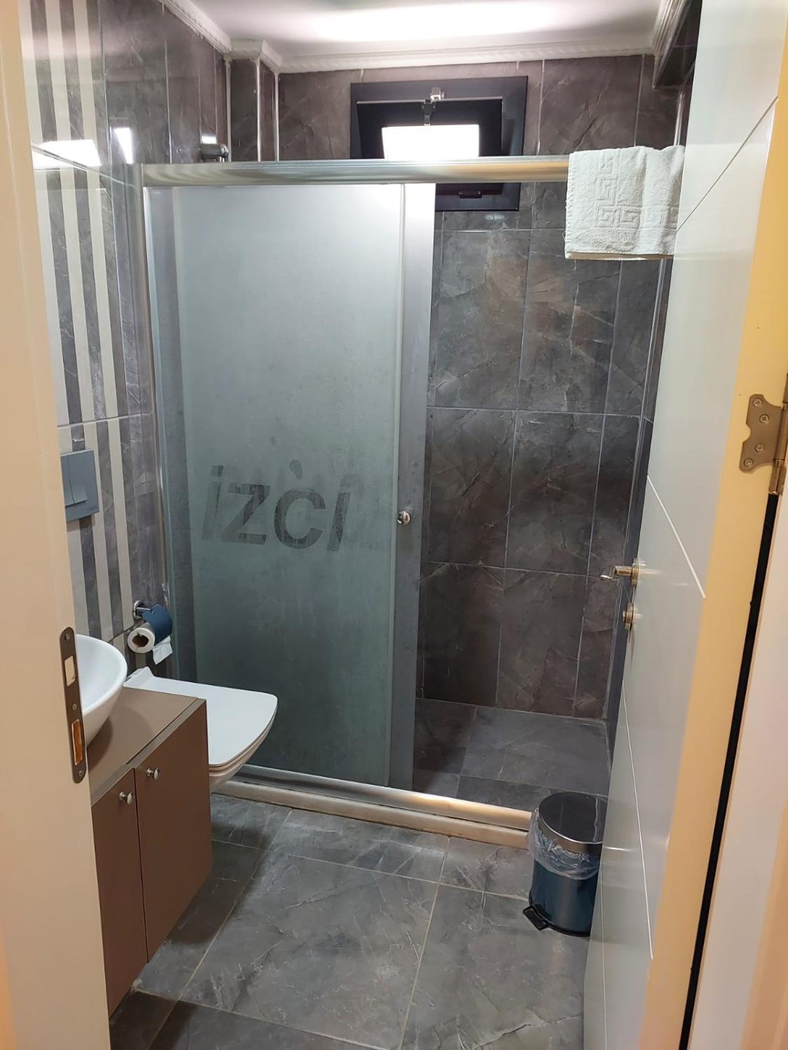 2, Falcon Home Otel, Merkez