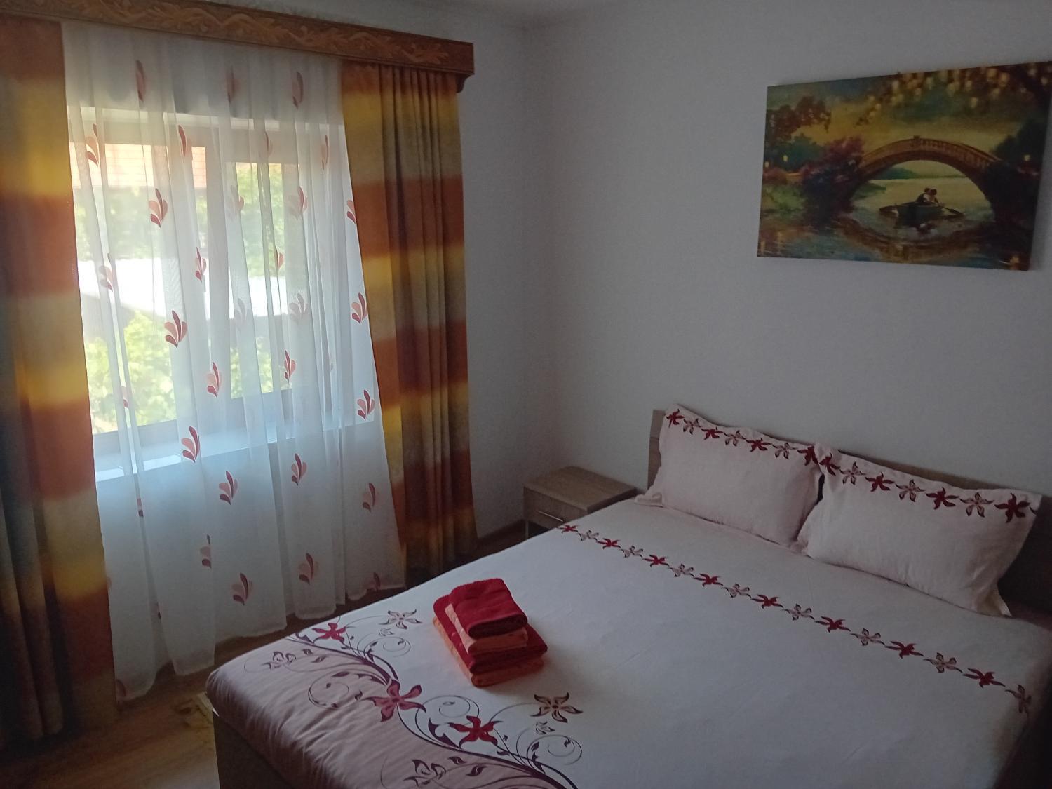 5, Casa Cristian, Calimanesti
