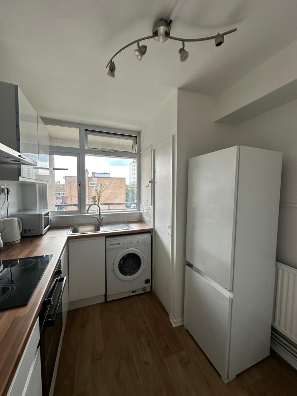 3, Shared room in a Luxury 3 Bedroom Flat in Aldgate, E1!Central London, London