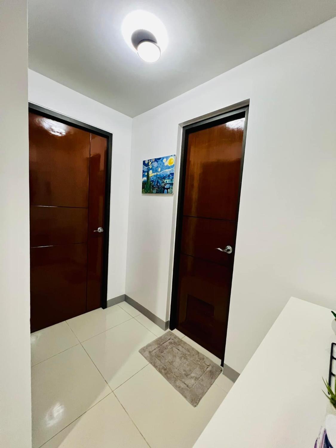 5, Beautiful 2 Bedroom in Uptown BGC, Taguig