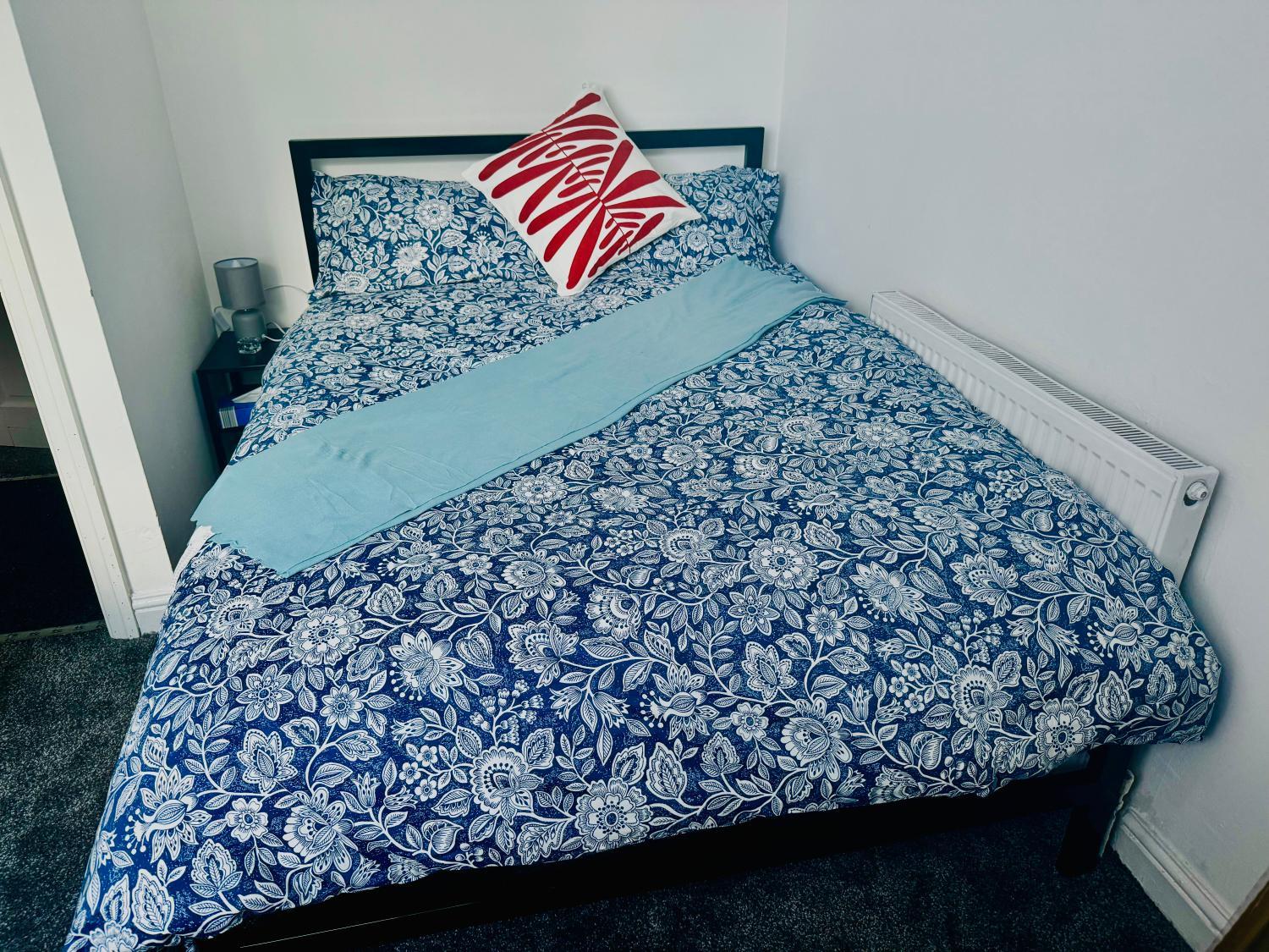 3, King size rooms in 4 bedroom house, Sheffield