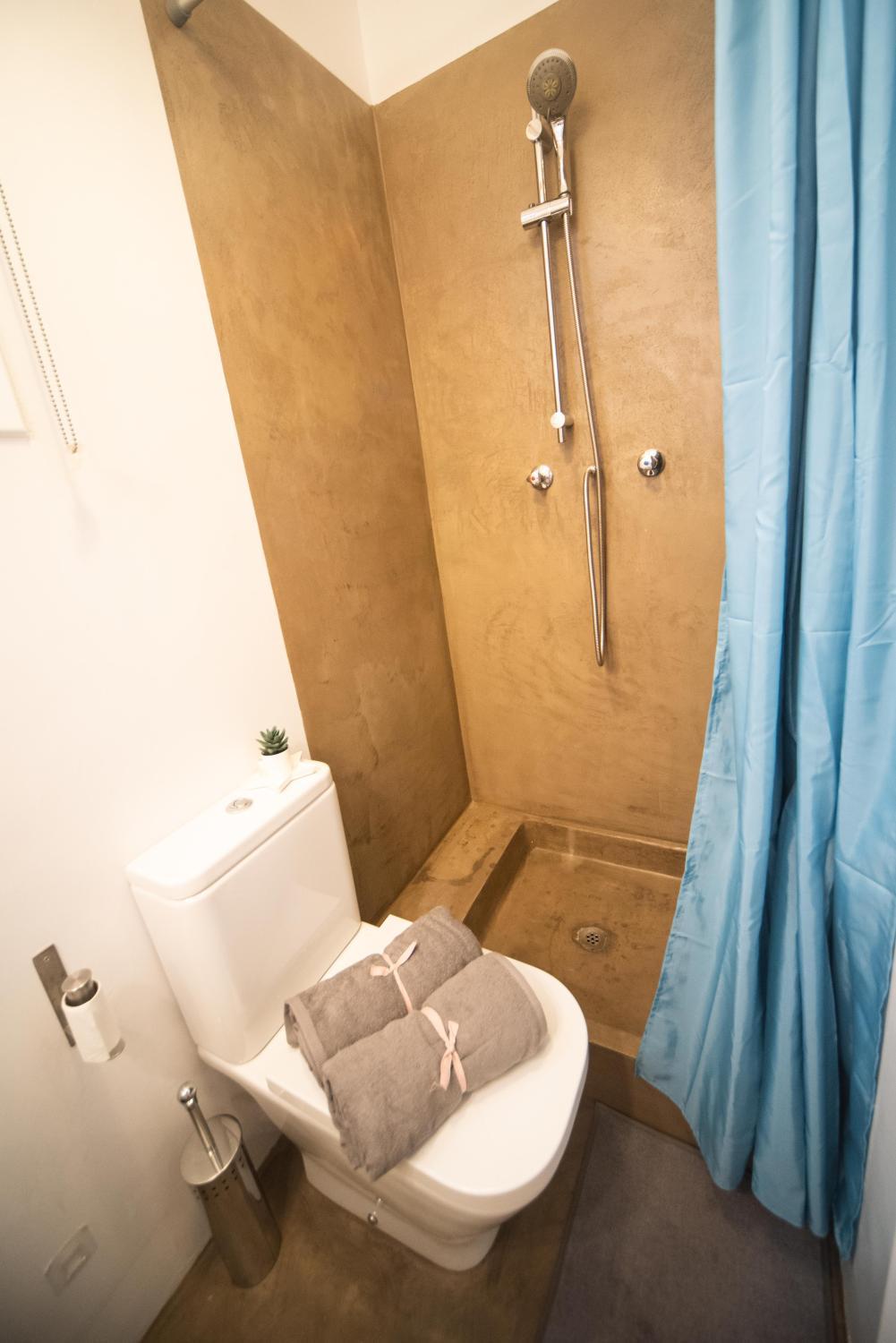 Bathroom 2, By Passeig de Gracia - Diagonal Rooms, Barcelona