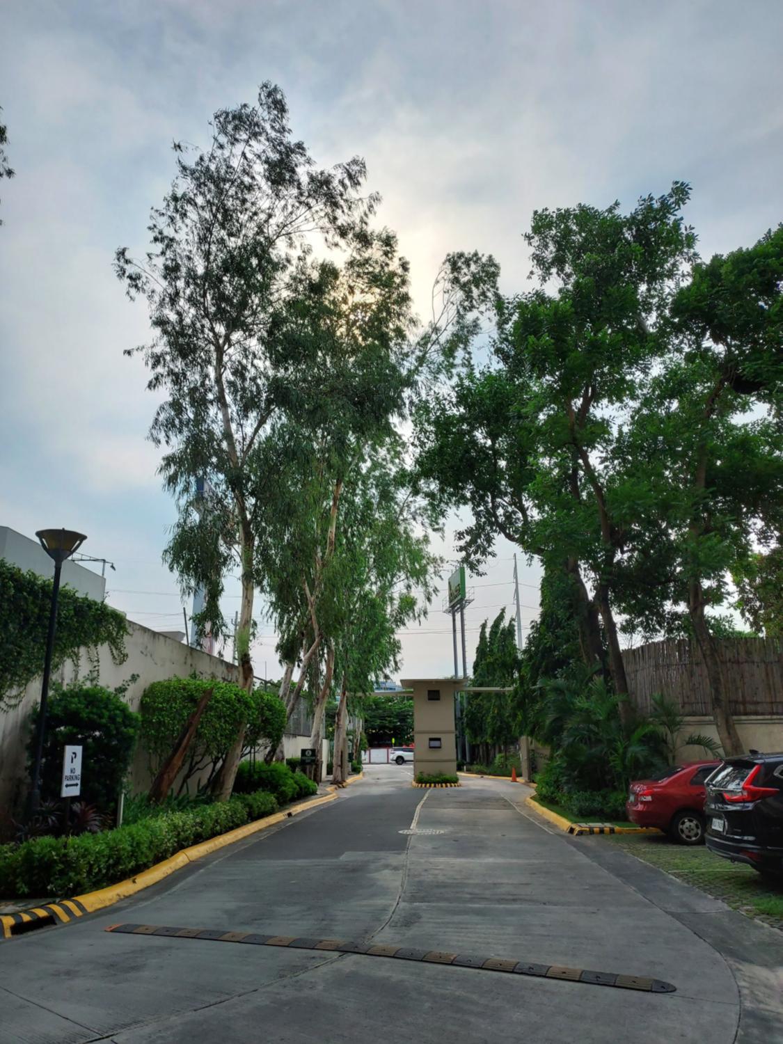 Exterior view, Cypress Towers Condo near Airport near Vista Mall near BGC in Taguig City, Taguig