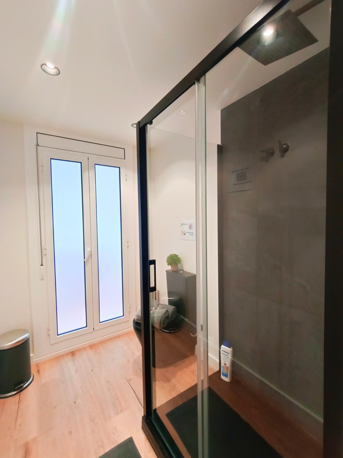 Bathroom 4, Private room By El Born, Barcelona