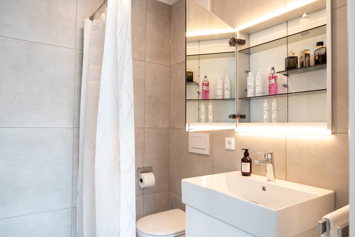Bathroom 4, MOONLIVING Boutique Apartments by Munich, Freising