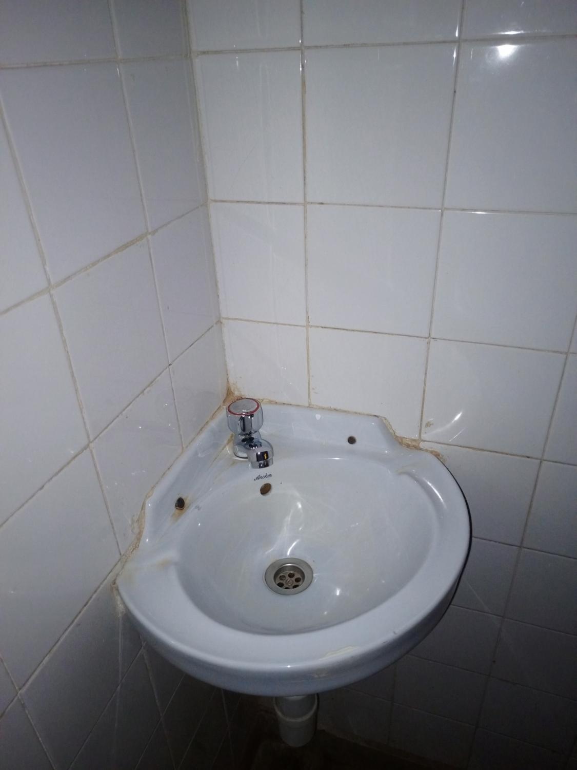 Bathroom 3, Albert Grand Palace - Masindi, Buruli