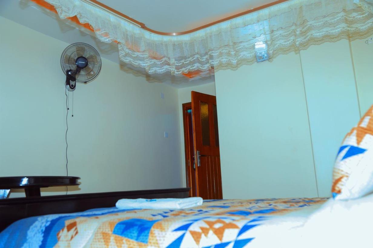 5, LINK SUITES BAR AND RESSTAURANT MBARARa, Mbarara