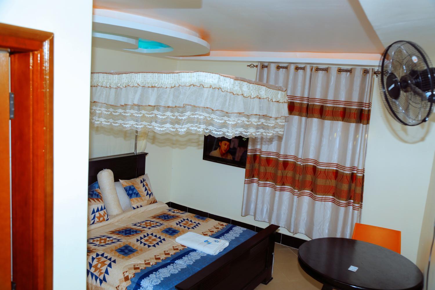 3, LINK SUITES BAR AND RESSTAURANT MBARARa, Mbarara