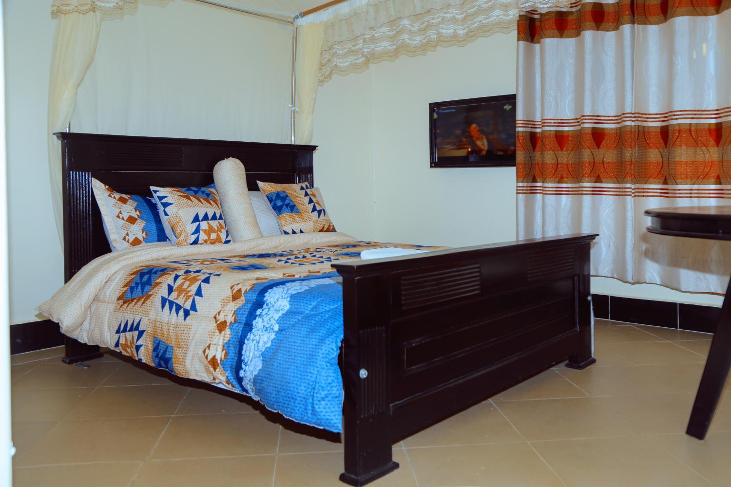 2, LINK SUITES BAR AND RESSTAURANT MBARARa, Mbarara