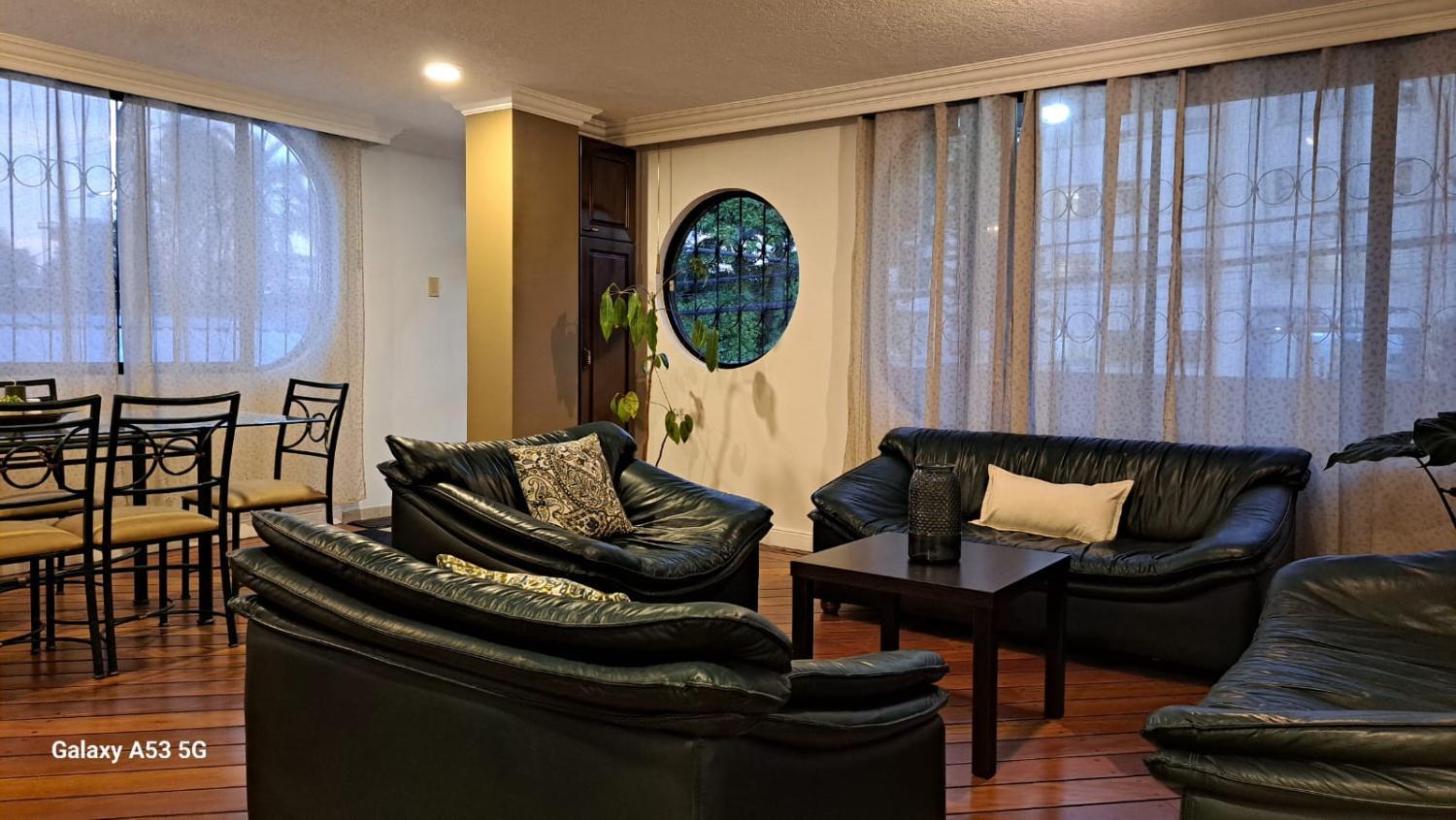 2, Habitaciones para huespedes, Quito