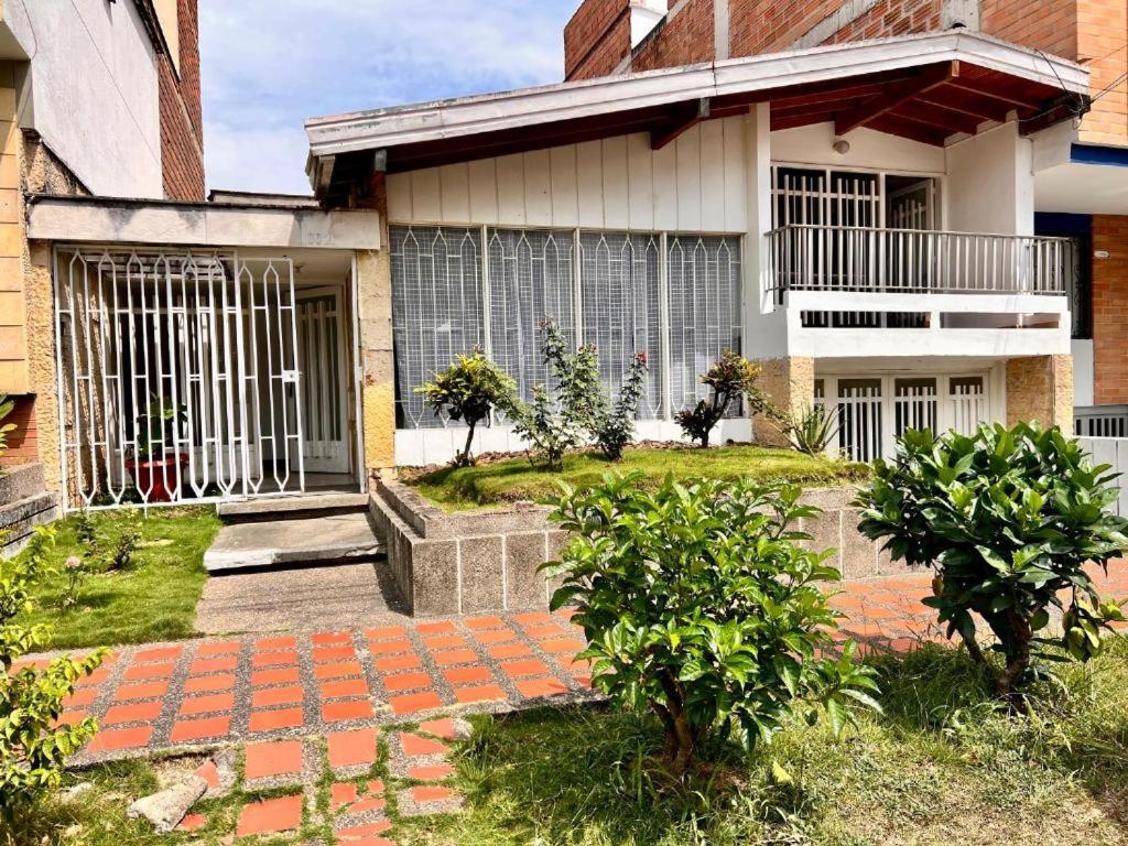 Exterior view, Laureles Bed and Break Fast, Medellín