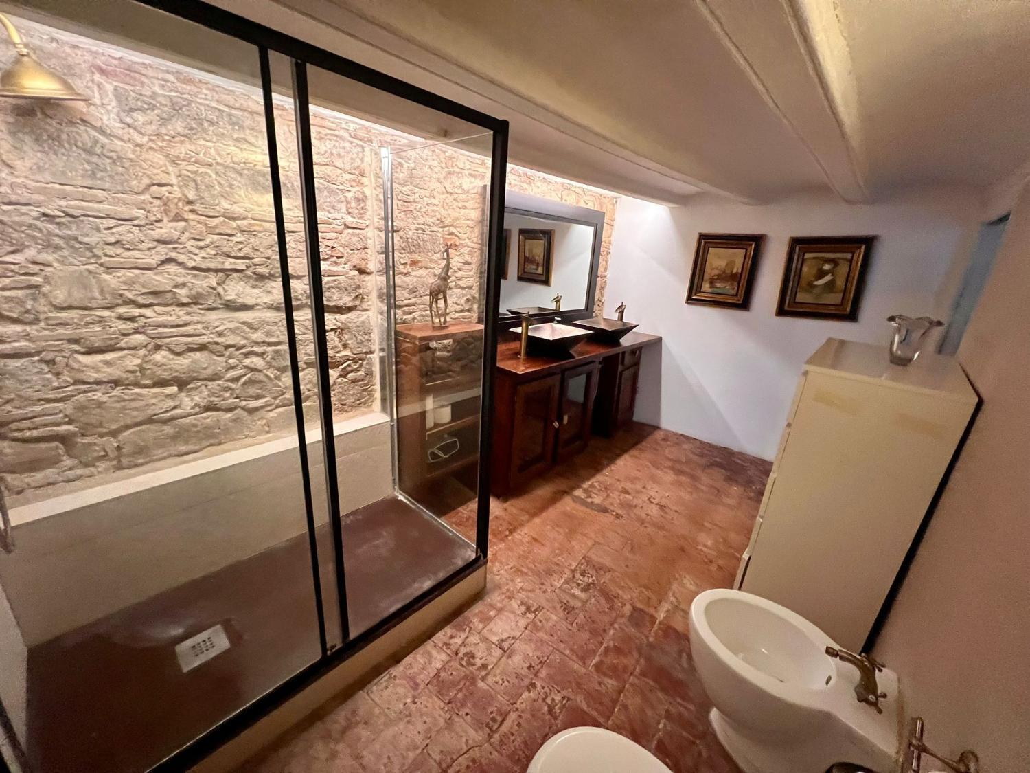 Bathroom, HABITACION CON BANO PRIVADO EN LA Rambla, Barcelona