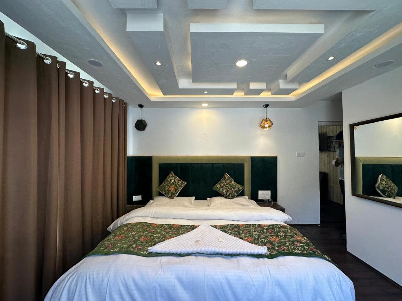 5, MALA CASTLE COTTAGES AND HOTELs, Anantnag