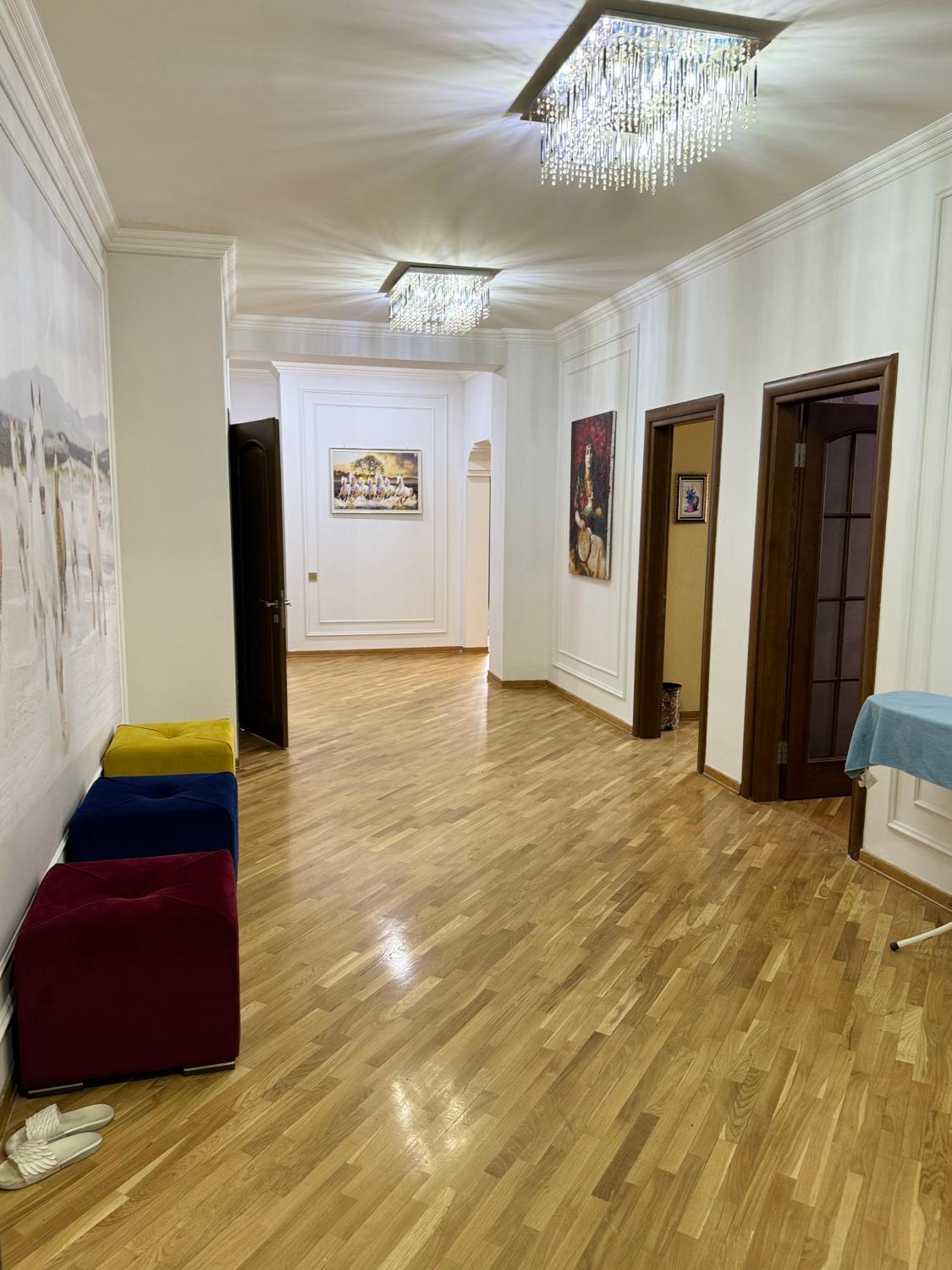 5, Piramida Palac, Bakı