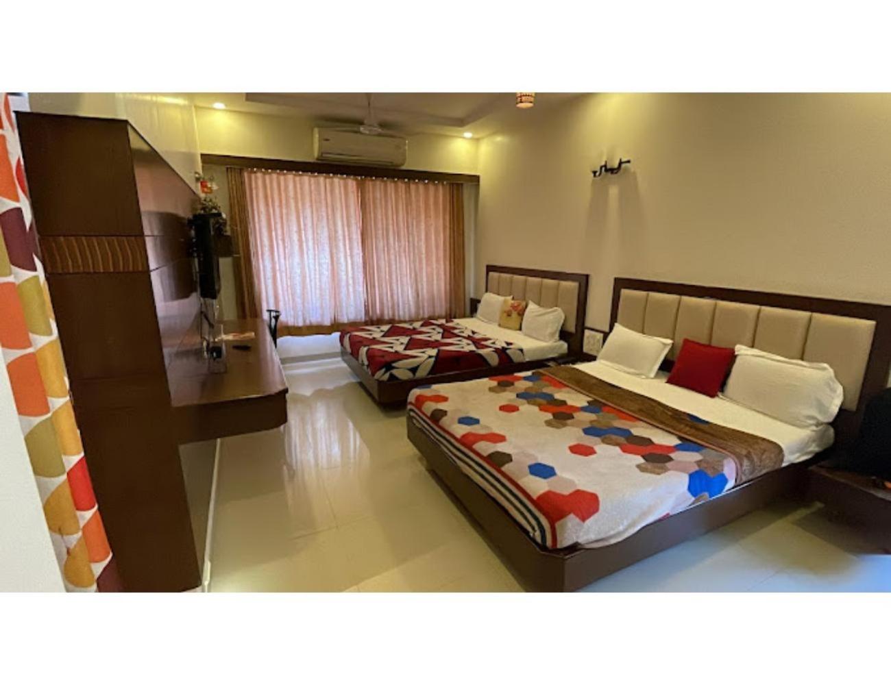 Bathroom 1, Hotel Mandai Palace, Shirdi, Ahmadnagar