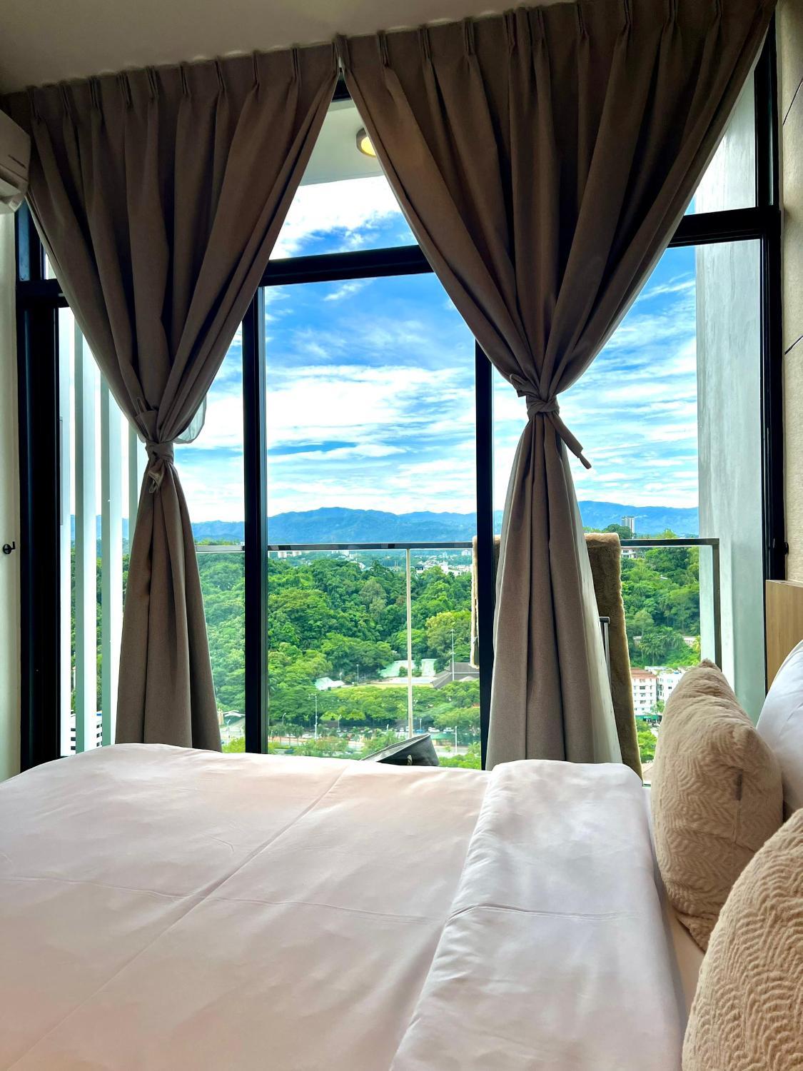 Guestroom, The Shore B-23A8 TOP Floor City View by Shorever, Kota Kinabalu