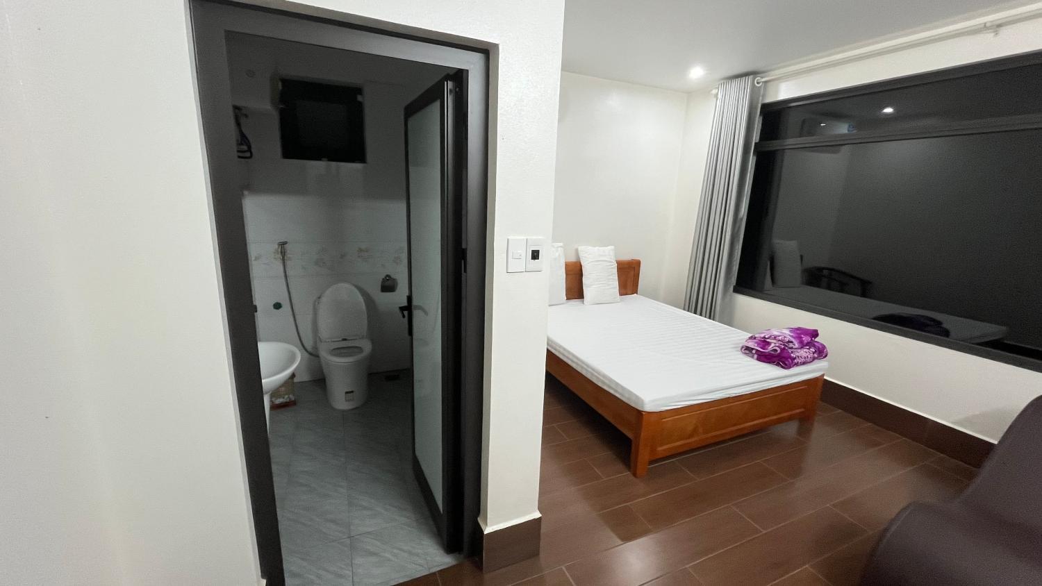 4, Chien Nhat Hotel, Tiên Yên